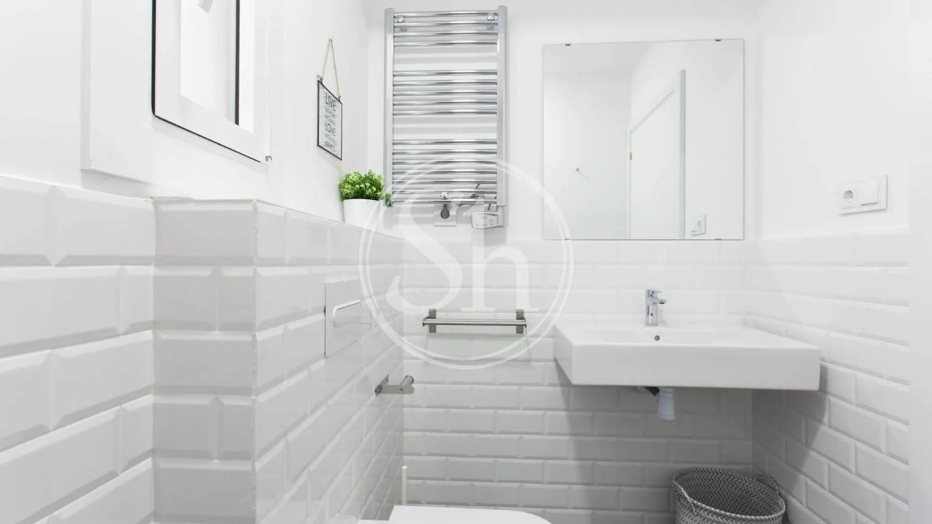 Wonderful Apartment In Urgell Barcelona