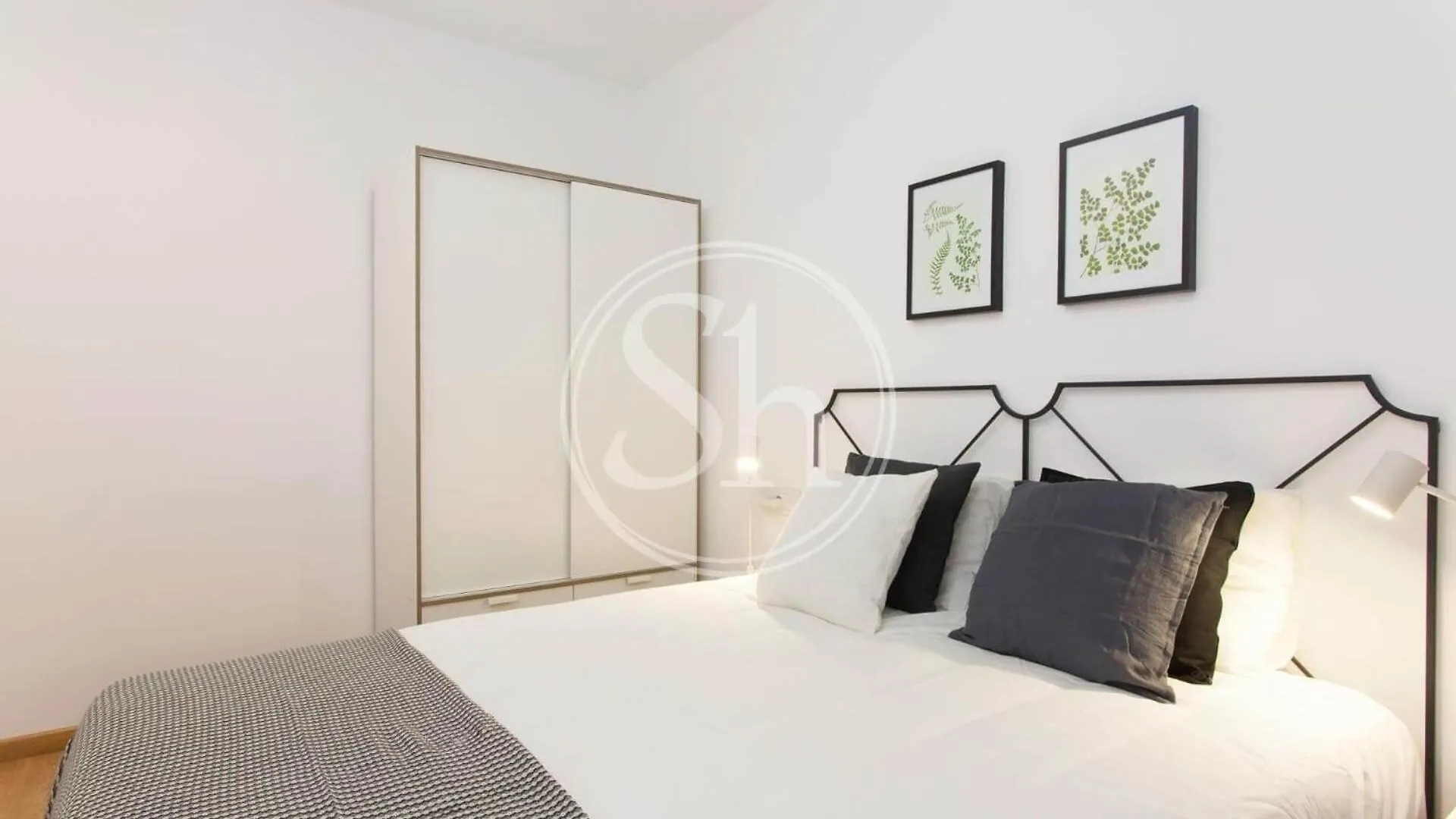 Wonderful Apartment In Urgell Barcelona