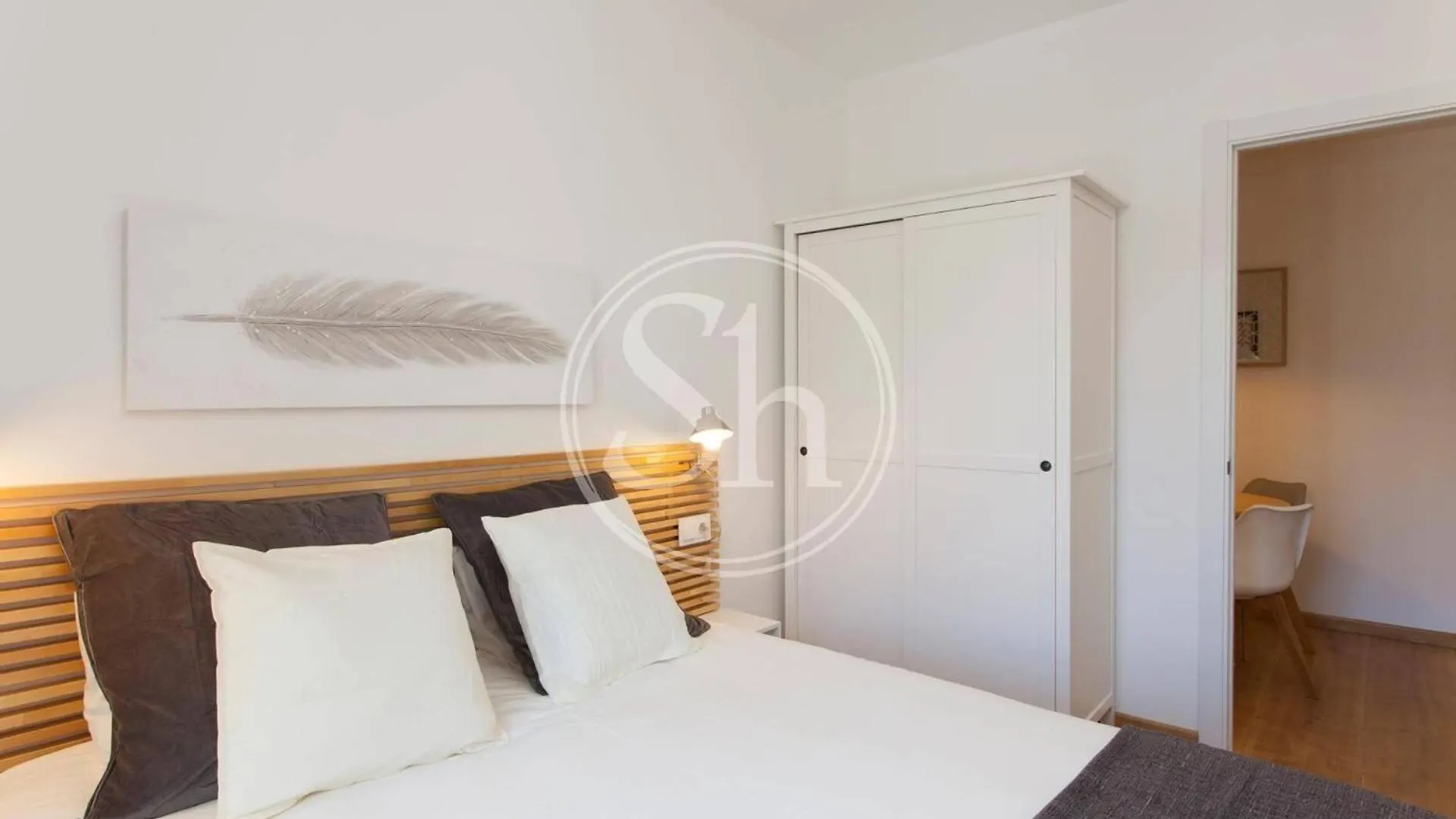 Wonderful Apartment In Urgell Barcelona Spain