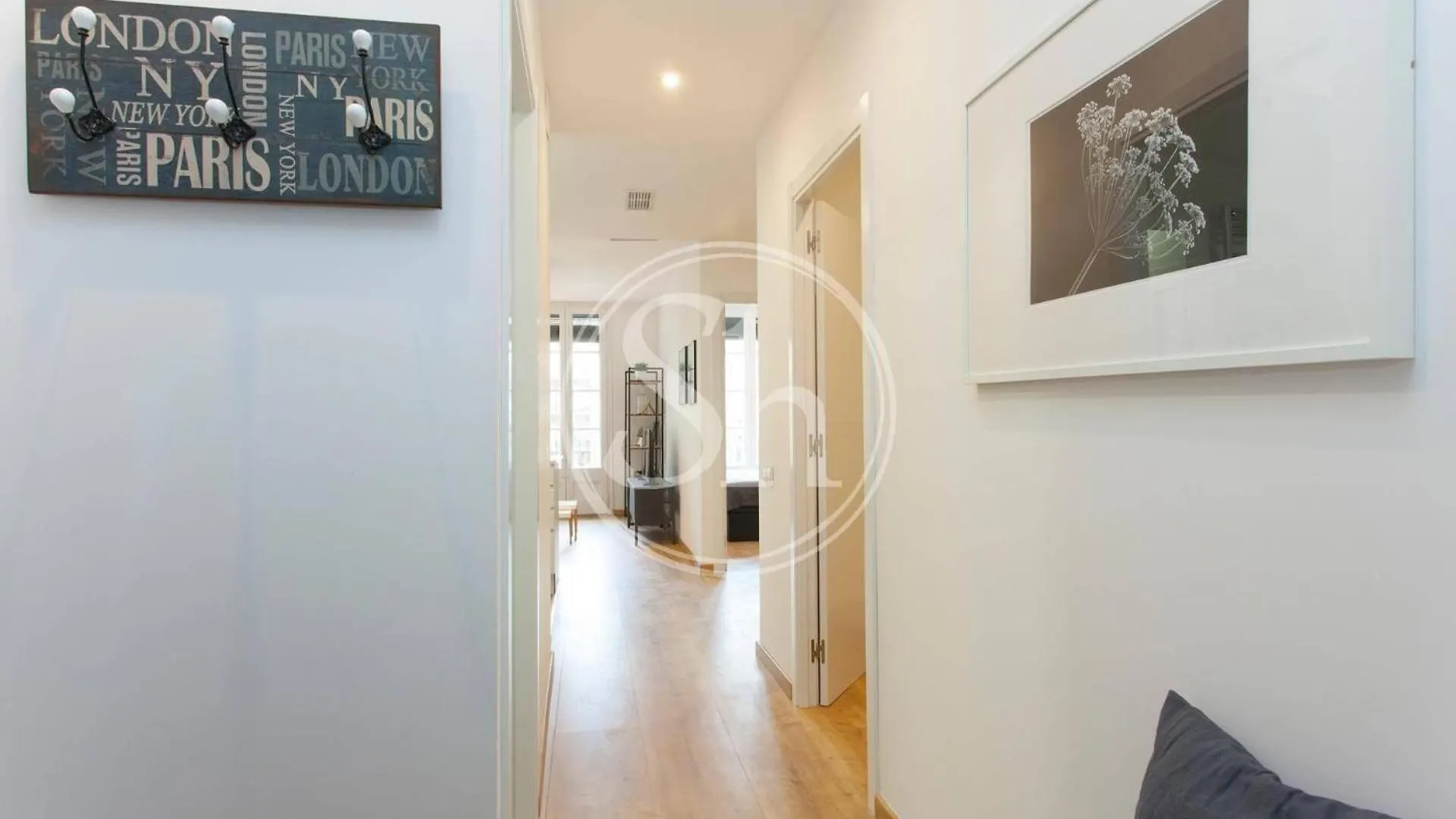 Wonderful Apartment In Urgell Barcelona