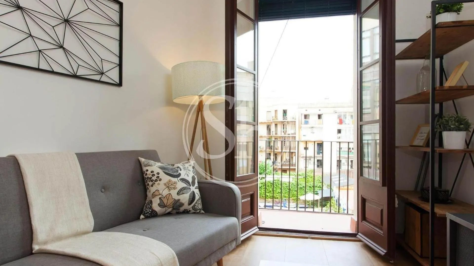 Wonderful Apartment In Urgell Barcelona